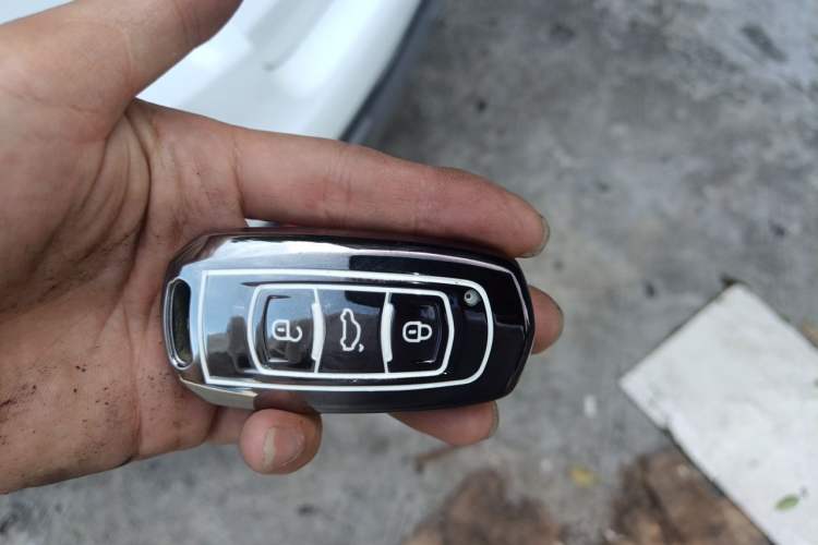 Used Geely Auto Emgrand X7 Sport 2016 1.8TD Automatic Smart Connectivity Version Vehicle Key