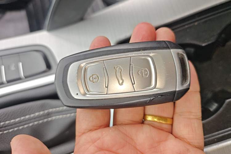 Used Geely Auto Emgrand X7 Sport 2016 1.8TD Automatic ZhiShang Model Vehicle Key