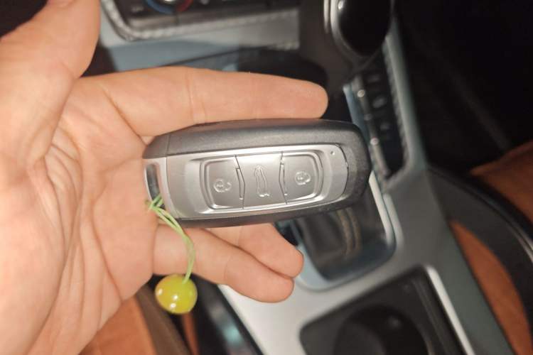 Used Geely Auto Emgrand X7 Sport 2016 1.8TD Automatic ZhiZun Version Vehicle Key
