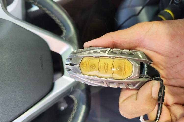 Used Geely Auto Emgrand X7 Sport 2016 2.0L Manual ZhiShang Version Vehicle Key