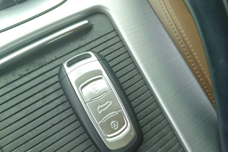 Used Geely Auto Emgrand X7 Sport 2016 1.8TD Automatic ZhiZun Version Vehicle Key