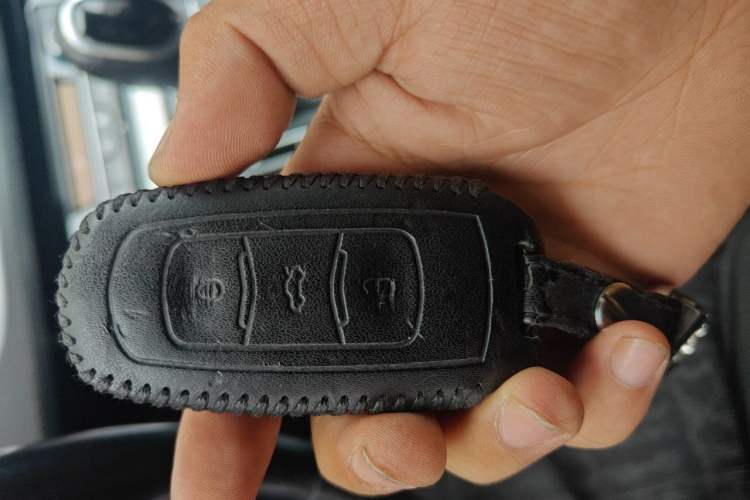 Used Geely Auto Emgrand X7 Sport 2016 1.8TD Automatic Smart Model Vehicle Key