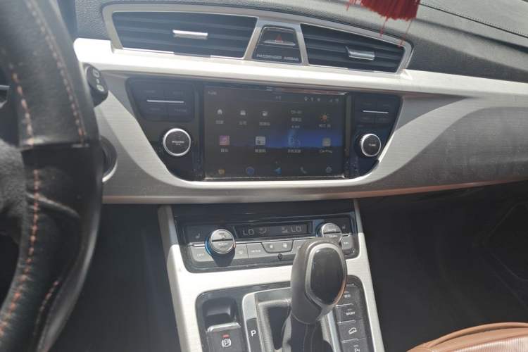 Used Geely Auto Emgrand X7 Sport 2016 1.8TD Automatic Smart Model Audio And AC Panel