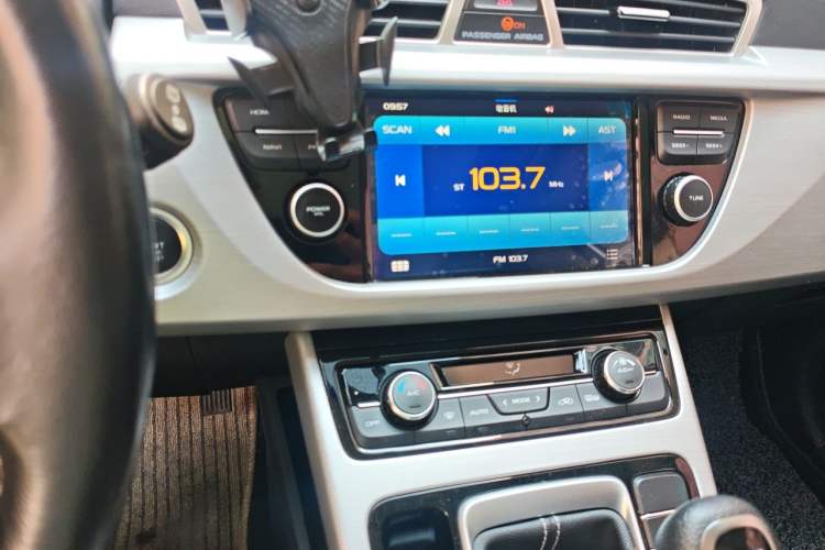 Used Geely Auto Emgrand X7 Sport 2016 2.0L Manual ZhiShang Version Audio And AC Panel