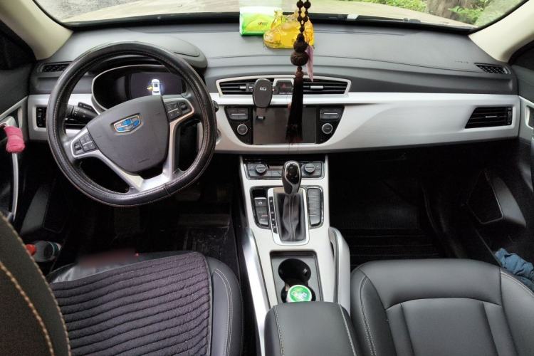 Used Geely Auto Emgrand X7 Sport 2016 1.8TD Automatic Smart Model Center Console