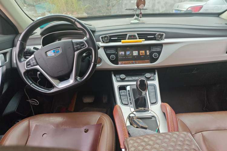 Used Geely Auto Emgrand X7 Sport 2016 1.8TD Automatic ZhiZun Version Center Console