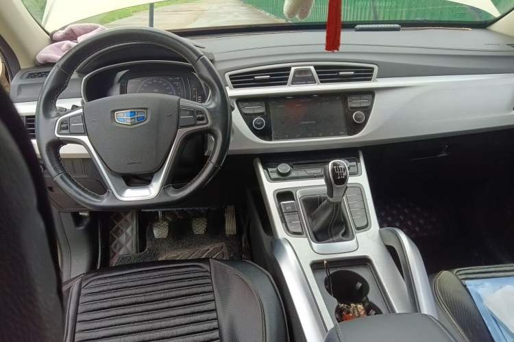 Used Geely Auto Emgrand X7 Sport 2016 2.0L Manual Smart Connect Version Center Console