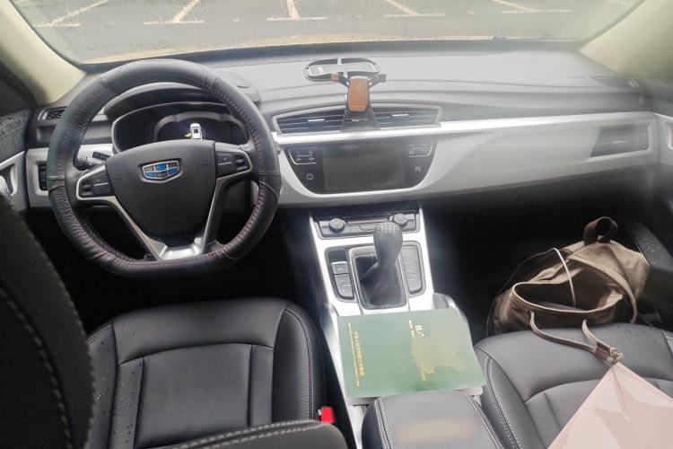Used Geely Auto Emgrand X7 Sport 2016 2.0L Manual Smart Connect Version Center Console