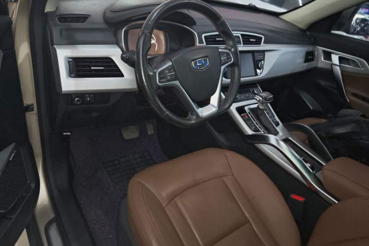 Used Geely Auto Emgrand X7 Sport 2016 1.8TD Automatic All-Wheel-Drive ZhiZun Edition Center Console