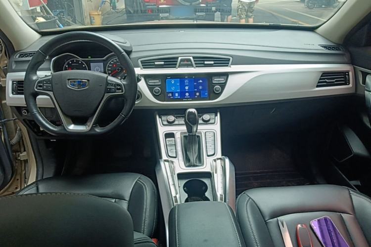Used Geely Auto Emgrand X7 Sport 2016 1.8TD Automatic ZhiShang Model Center Console