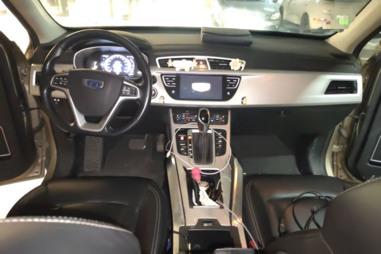 Used Geely Auto Emgrand X7 Sport 2016 1.8TD Automatic Smart Model Center Console