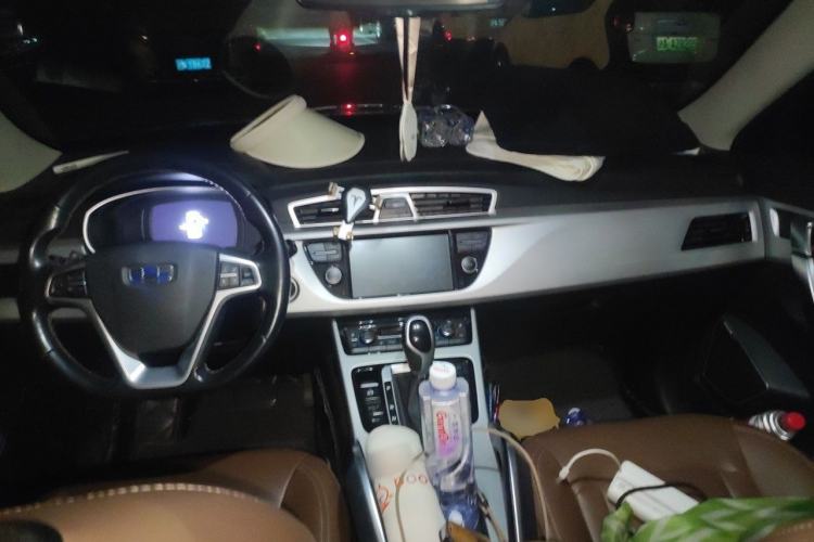 Used Geely Auto Emgrand X7 Sport 2016 1.8TD Automatic ZhiZun Version Center Console
