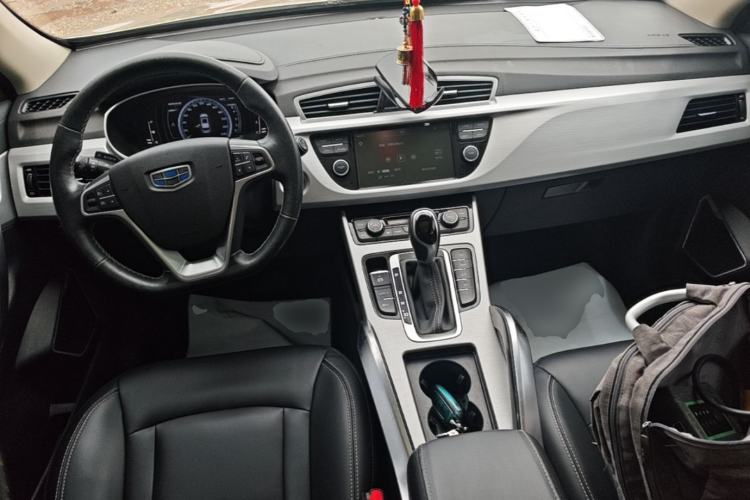 Used Geely Auto Emgrand X7 Sport 2016 1.8TD Automatic Smart Connectivity Version Center Console