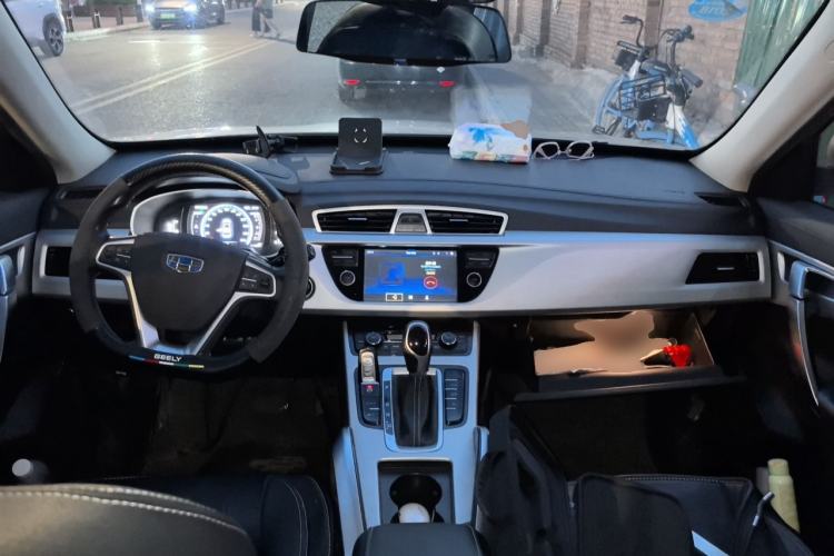 Used Geely Auto Emgrand X7 Sport 2016 1.8TD Automatic Smart Connectivity Version Center Console
