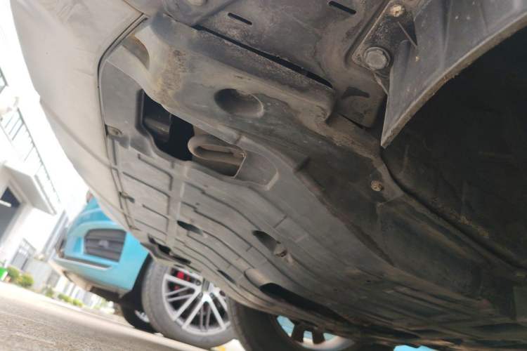Used Geely Auto Emgrand X7 Sport 2016 2.0L Manual ZhiShang Version Chassis Front Left