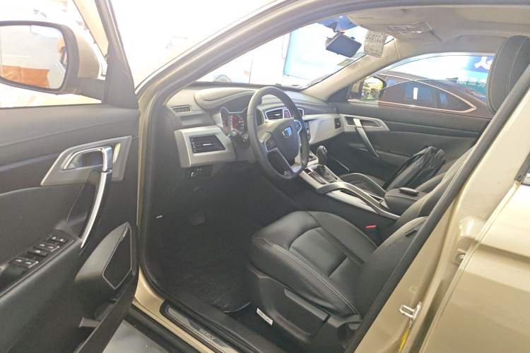 Used Geely Auto Emgrand X7 Sport 2016 1.8TD Automatic ZhiShang Model Driver Seat