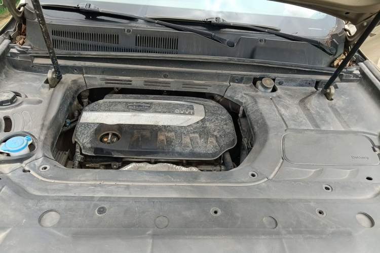 Used Geely Auto Emgrand X7 Sport 2016 2.0L Manual Smart Connect Version Engine Bay