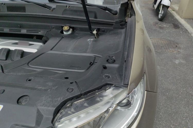 Used Geely Auto Emgrand X7 Sport 2016 1.8TD Automatic Smart Connectivity Version Engine Bay Left
