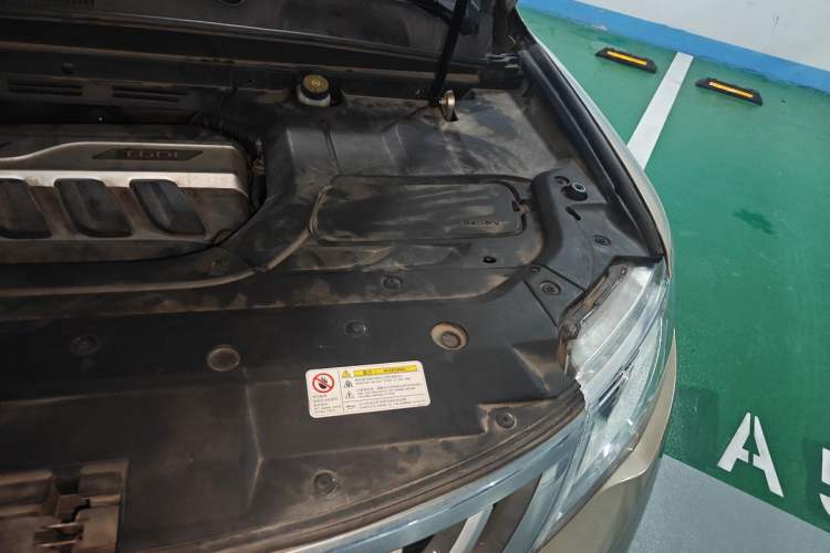Used Geely Auto Emgrand X7 Sport 2016 1.8TD Automatic ZhiShang Model Engine Bay Left