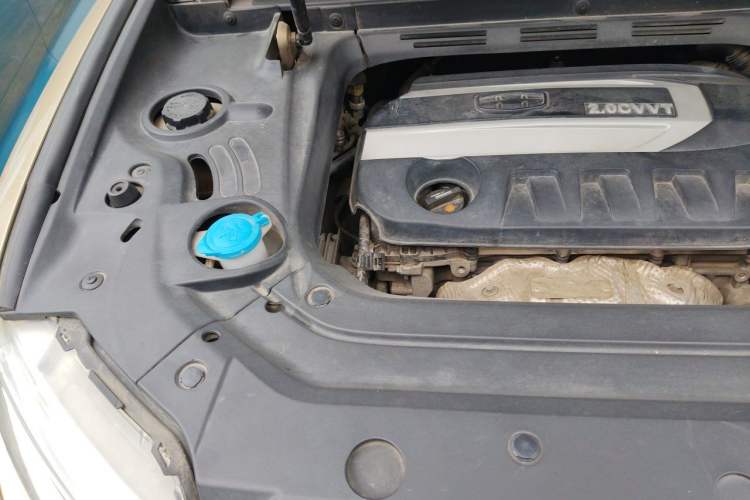 Used Geely Auto Emgrand X7 Sport 2016 2.0L Manual ZhiShang Version Engine Bay Right
