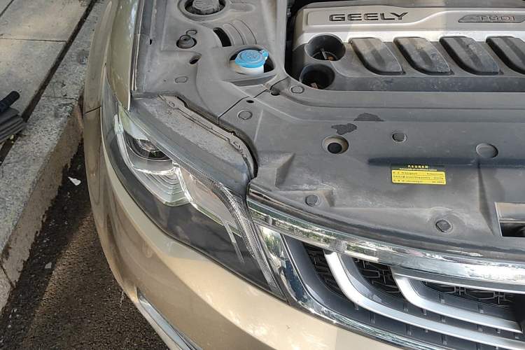 Used Geely Auto Emgrand X7 Sport 2016 1.8TD Automatic All-Wheel-Drive ZhiZun Edition Engine Bay Right