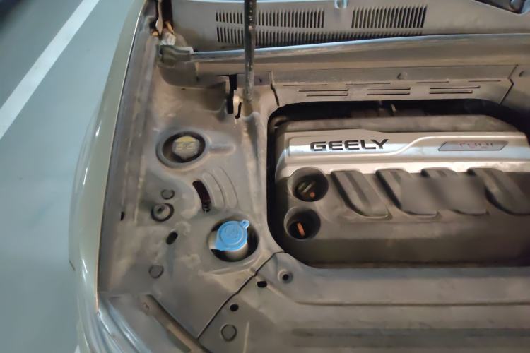 Used Geely Auto Emgrand X7 Sport 2016 1.8TD Automatic Smart Model Engine Bay Right