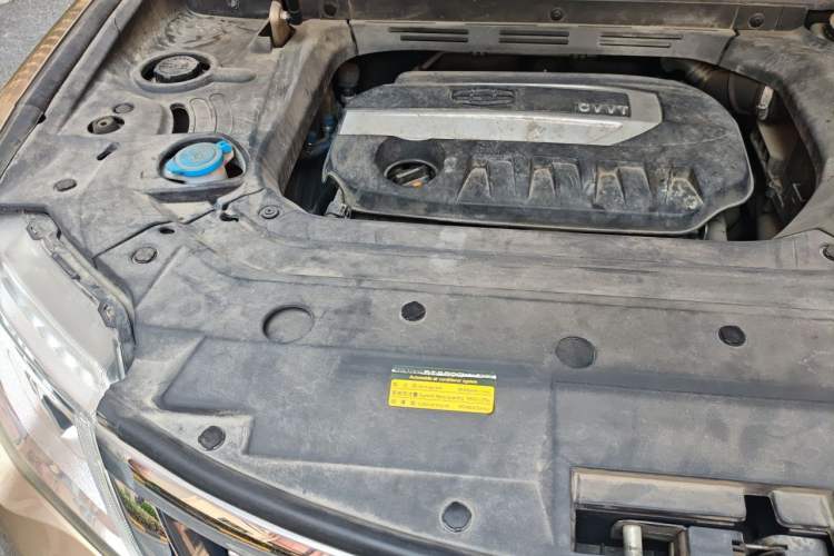 Used Geely Auto Emgrand X7 Sport 2016 2.0L Manual ZhiShang Version Engine Bay Right