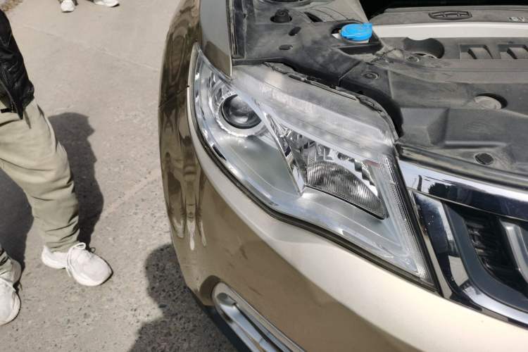Used Geely Auto Emgrand X7 Sport 2016 2.0L Manual ZhiShang Version Exterior 6