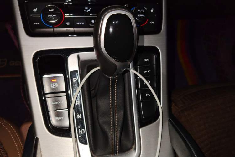 Used Geely Auto Emgrand X7 Sport 2016 1.8TD Automatic ZhiZun Version Gear Lever