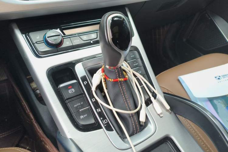 Used Geely Auto Emgrand X7 Sport 2016 1.8TD Automatic ZhiZun Version Gear Lever