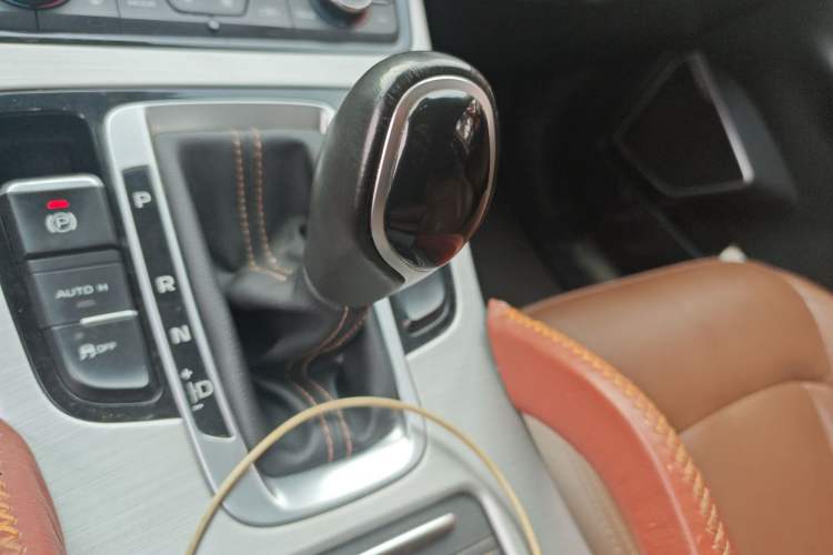 Used Geely Auto Emgrand X7 Sport 2016 1.8TD Automatic ZhiZun Version Gear Lever
