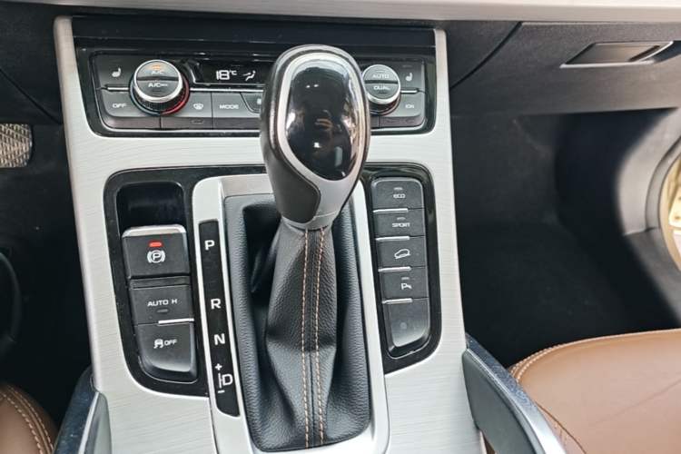 Used Geely Auto Emgrand X7 Sport 2016 1.8TD Automatic ZhiZun Version Gear Lever