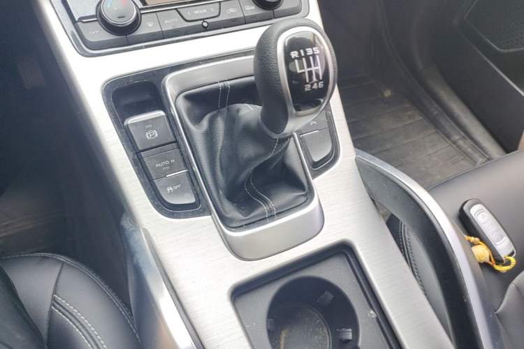 Used Geely Auto Emgrand X7 Sport 2016 2.0L Manual ZhiShang Version Gear Lever