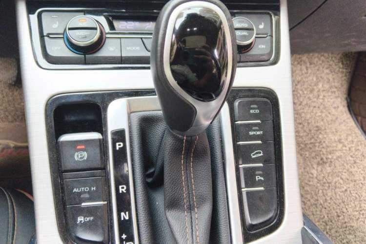 Used Geely Auto Emgrand X7 Sport 2016 1.8TD Automatic ZhiZun Version Gear Lever
