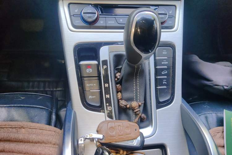 Used Geely Auto Emgrand X7 Sport 2016 1.8TD Automatic Smart Model Gear Lever