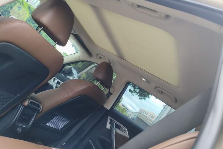 Used Geely Auto Emgrand X7 Sport 2016 1.8TD Automatic ZhiZun Version Headliner
