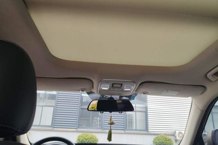 Used Geely Auto Emgrand X7 Sport 2016 2.0L Manual ZhiShang Version Headliner