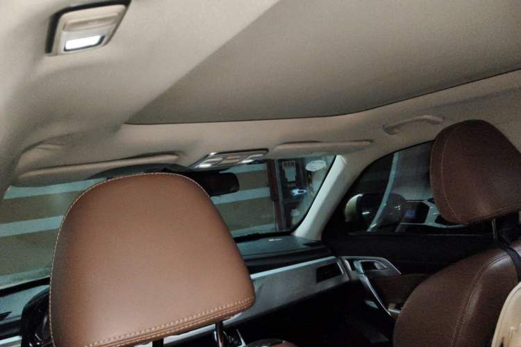 Used Geely Auto Emgrand X7 Sport 2016 1.8TD Automatic ZhiZun Version Headliner