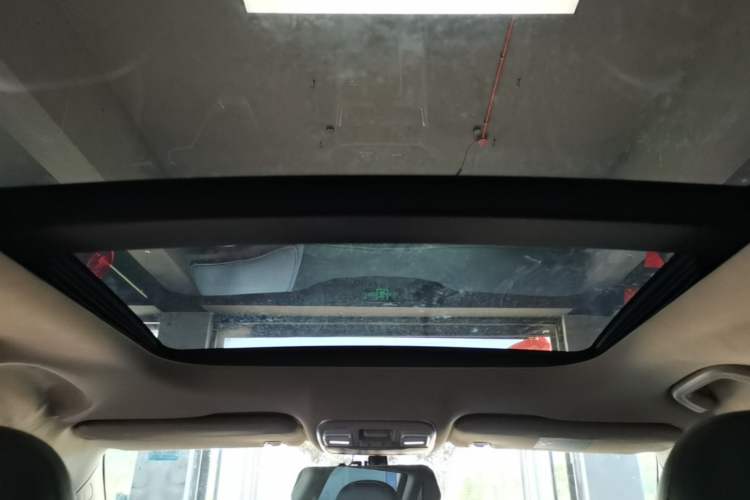 Used Geely Auto Emgrand X7 Sport 2016 1.8TD Automatic Smart Connectivity Version Headliner
