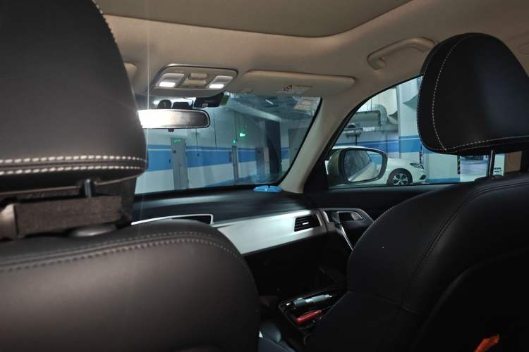 Used Geely Auto Emgrand X7 Sport 2016 1.8TD Automatic ZhiShang Model Headliner