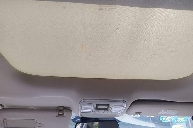Used Geely Auto Emgrand X7 Sport 2016 1.8TD Automatic All-Wheel-Drive ZhiZun Edition Headliner