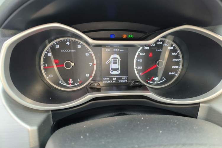 Used Geely Auto Emgrand X7 Sport 2016 2.0L Manual ZhiShang Version Instrument Cluster