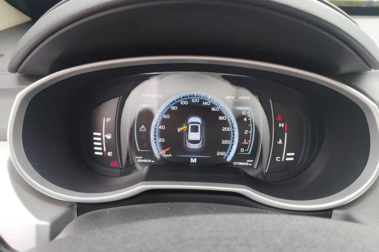 Used Geely Auto Emgrand X7 Sport 2016 2.0L Manual ZhiShang Version Instrument Cluster