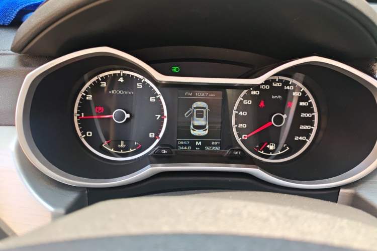 Used Geely Auto Emgrand X7 Sport 2016 2.0L Manual ZhiShang Version Instrument Cluster