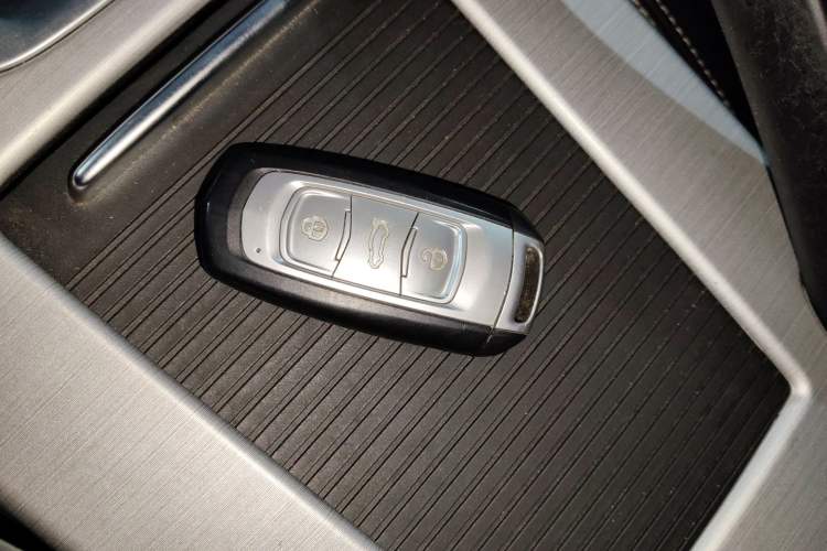 Used Geely Auto Emgrand X7 Sport 2016 1.8TD Automatic Smart Connectivity Version Interior 1
