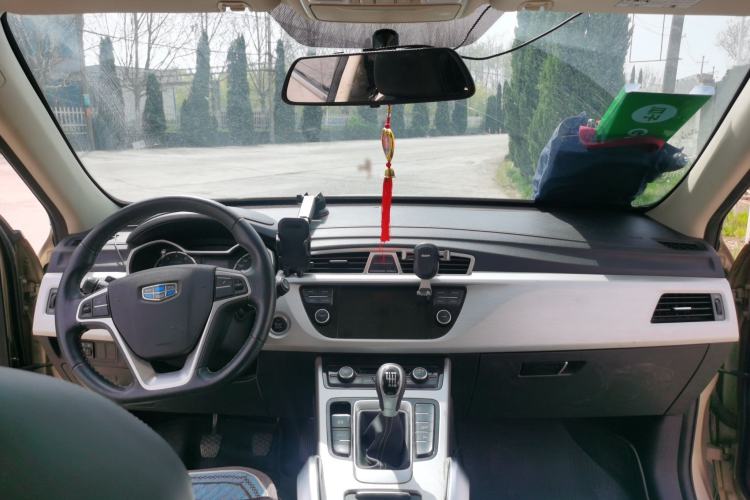 Used Geely Auto Emgrand X7 Sport 2016 2.0L Manual ZhiShang Version Interior 2
