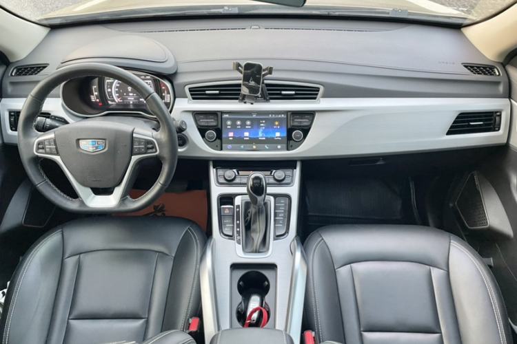 Used Geely Auto Emgrand X7 Sport 2016 1.8TD Automatic Smart Connectivity Version Interior 2