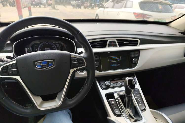 Used Geely Auto Emgrand X7 Sport 2016 1.8TD Automatic Smart Model Interior 3