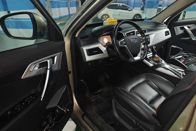 Used Geely Auto Emgrand X7 Sport 2016 1.8TD Automatic ZhiShang Model Interior 3
