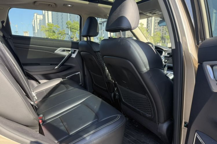 Used Geely Auto Emgrand X7 Sport 2016 1.8TD Automatic Smart Connectivity Version Interior 9